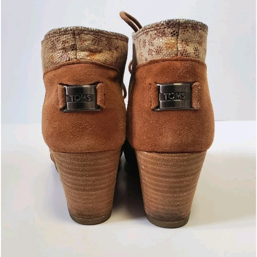 Toms Desert Wedge Booties Brown Suede Flower Detail Size 7.5